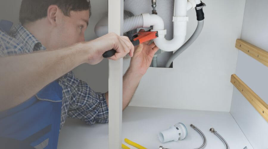 Expert burst pipe repair services in Hettinger, ND